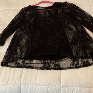 Black lace with shell, medium